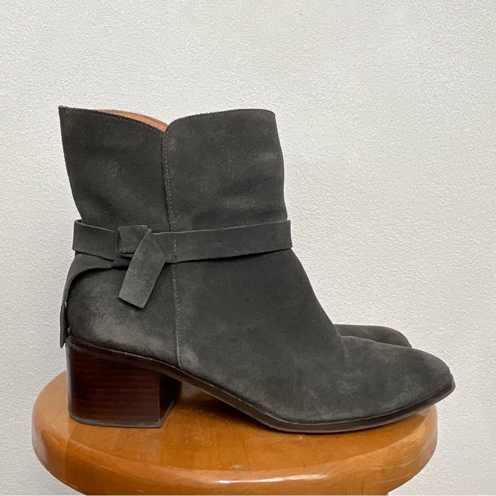 Latigo Grey Leather Upper Block Heel Booties Size 11 Fall Winter Basic Comfort